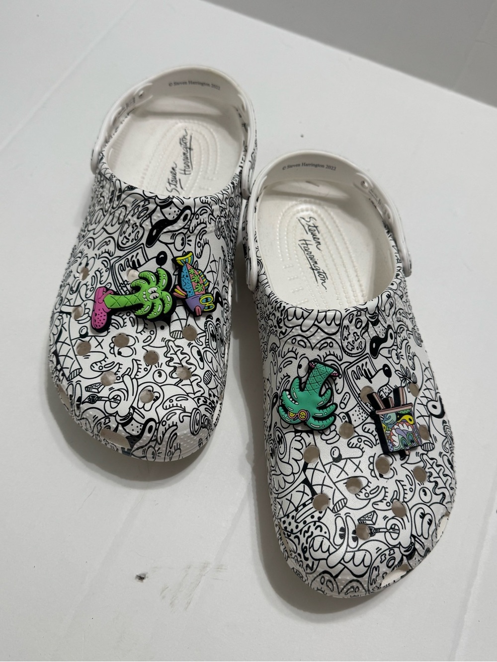 Crocs × Steven Harrington Collab Classic Clog White Black M9 W11 - Picture 2 of 5